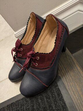 Chase + Chloe Navy and Wine Retro Ribbon Lace Heels (10)